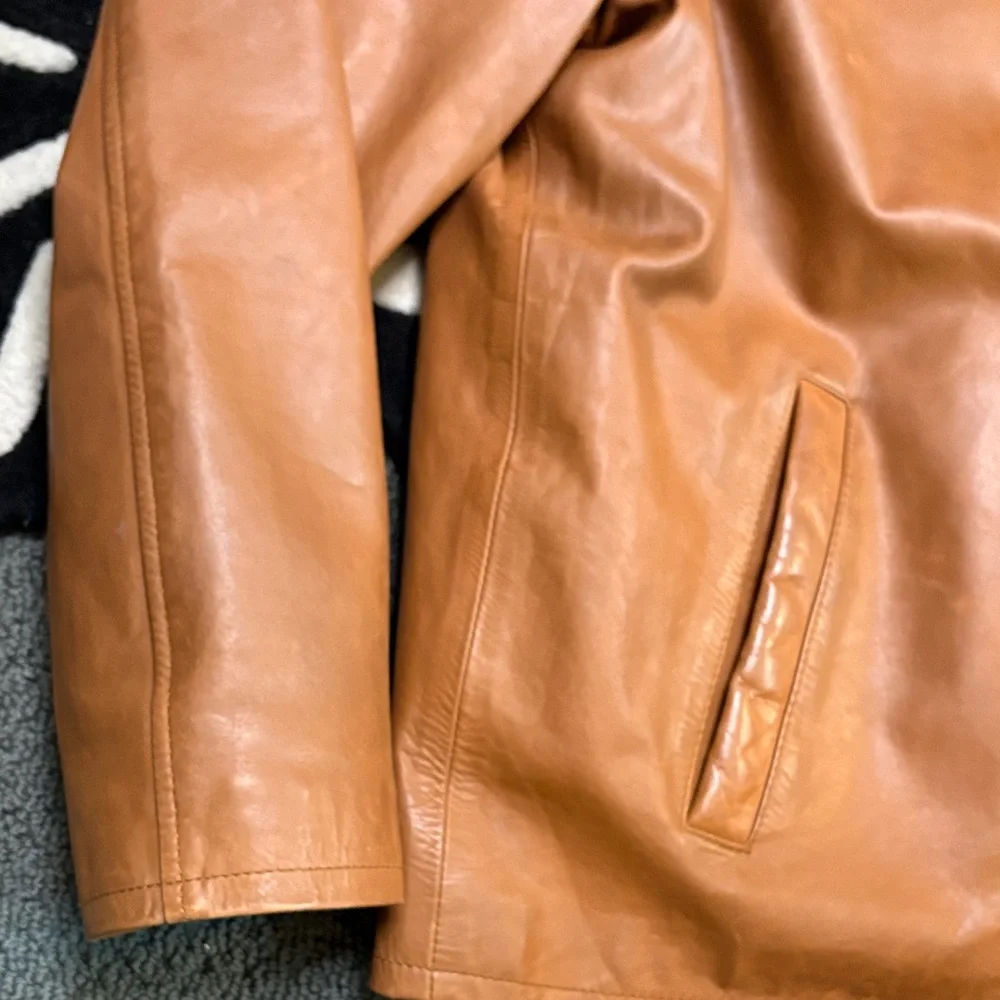 Men's Tan Leather Bomber Jacket - Picture 5 of 10